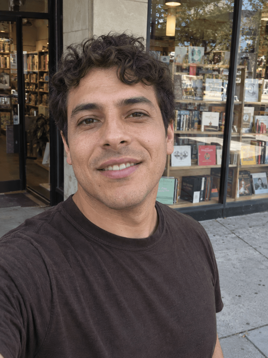 Illustrative source portrait of Luis